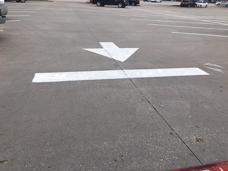 Arrow striping in your parking lot Murfreesboro, Tennessee
